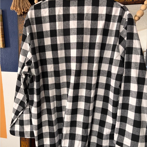 Classic Black and White Plaid Shirt - Picture 2 of 3
